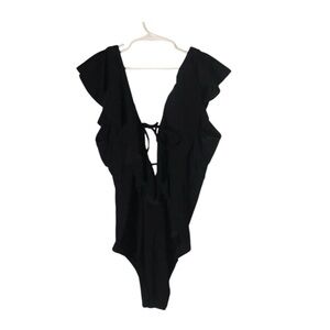 Sporlike loff the shoulder one piece Black

Bikini Size L